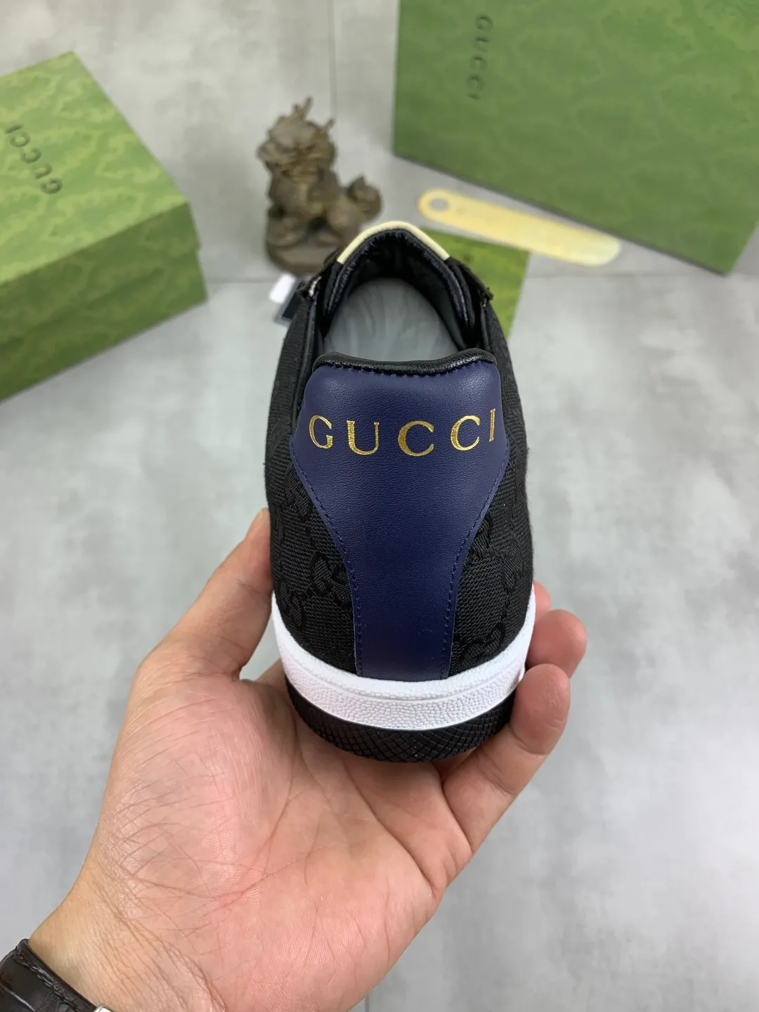 Men's shoes 💰P400💰【New model】 🆘 The latest model from Gucci official website 🎁 Classic casual and fashionable men's shoes 👟 Hot model 💥 Simple and elegant style, exclusive for trendy men. Unique latest brand elements from the official website 👑 Original Gucci decoration, fashionable and generous, made of original soft calfskin fabric ➕ Comfortable soft pigskin lining ✅Wear-resistant rubber outsole designated on the official website_Full of elasticity, the classic model taken at the counter 🎬Color: 4️⃣colors available😍Number of codes: 38-44 (45 46 customized)